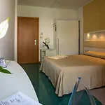 ホテル Mar Del Plata 4*