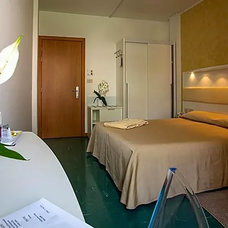Отель Mar Del Plata 4*